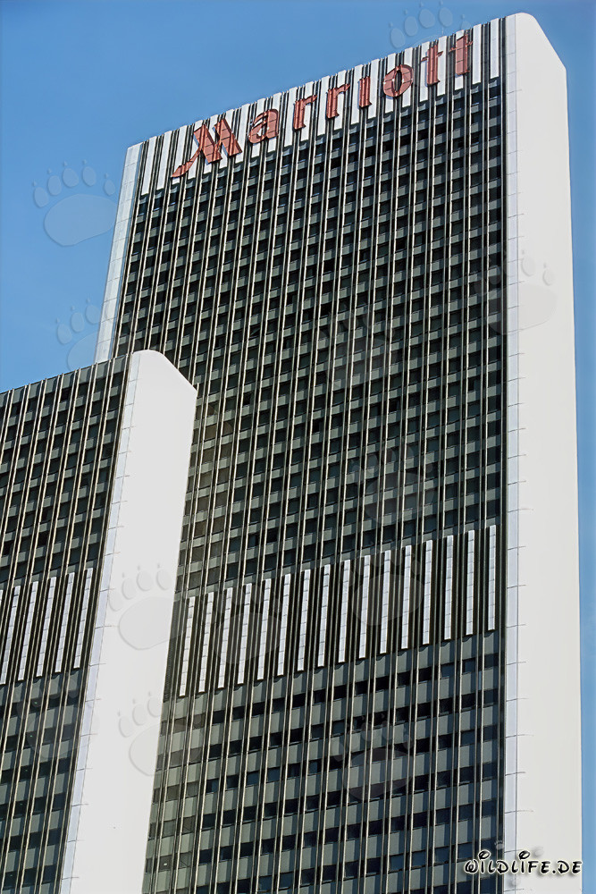 Elegantes Hotel Marriott Frankfurt mit Blick auf die Messe