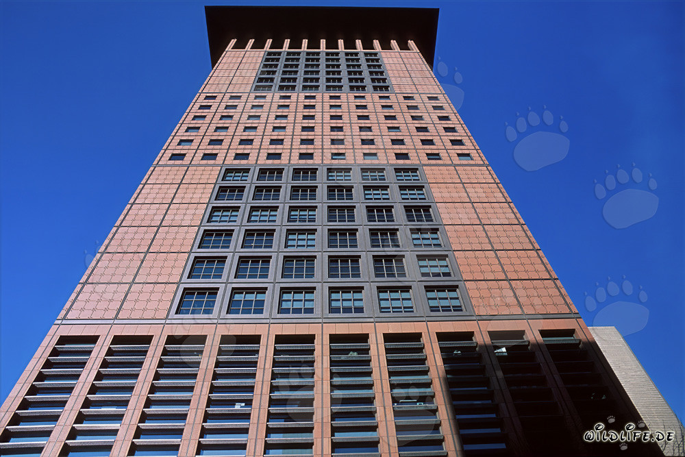 Futuristisches Japan-Center Hochhaus in Frankfurt mit fernoestlichem Flair