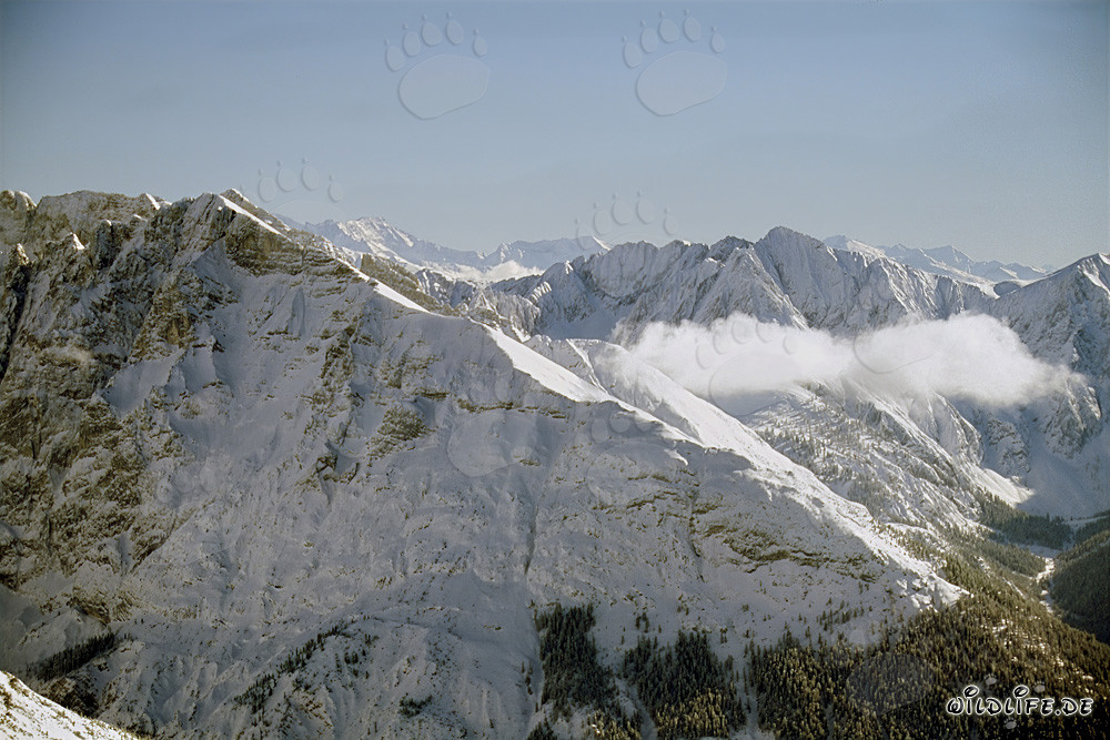 Idyllischer Bergwinter im malerischen Karwendelgebirge