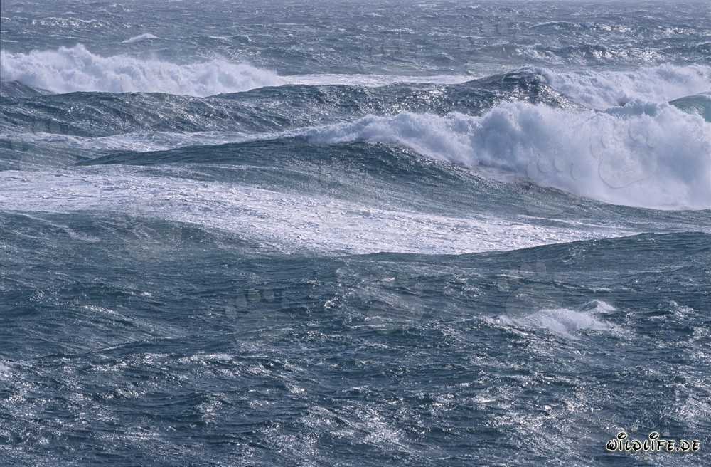 Mar tempestuoso en la punta sur de África