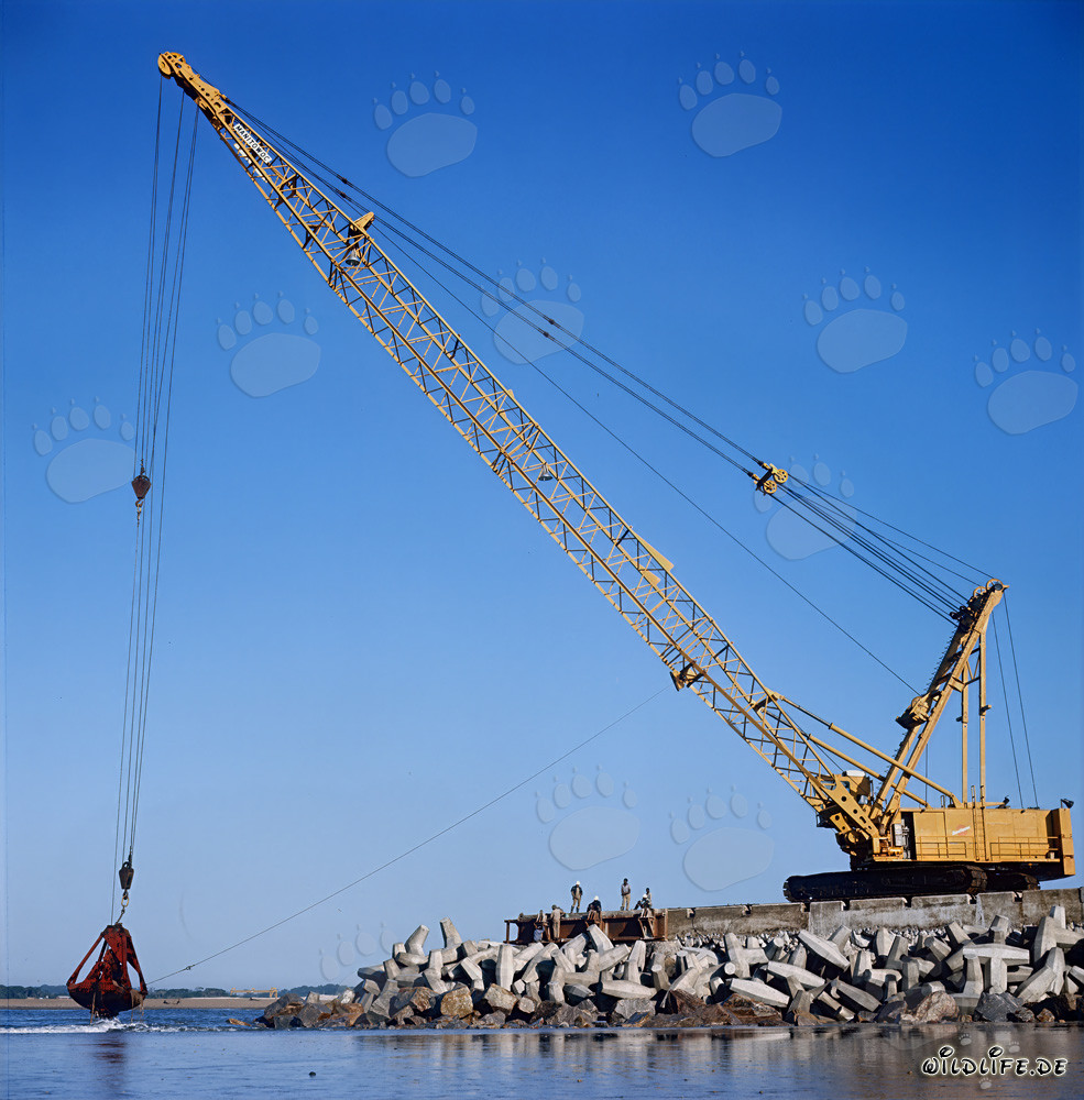 Travaux de terrassement avec Manitowoc 4600 au North Headland dans le port de Richards Bay
