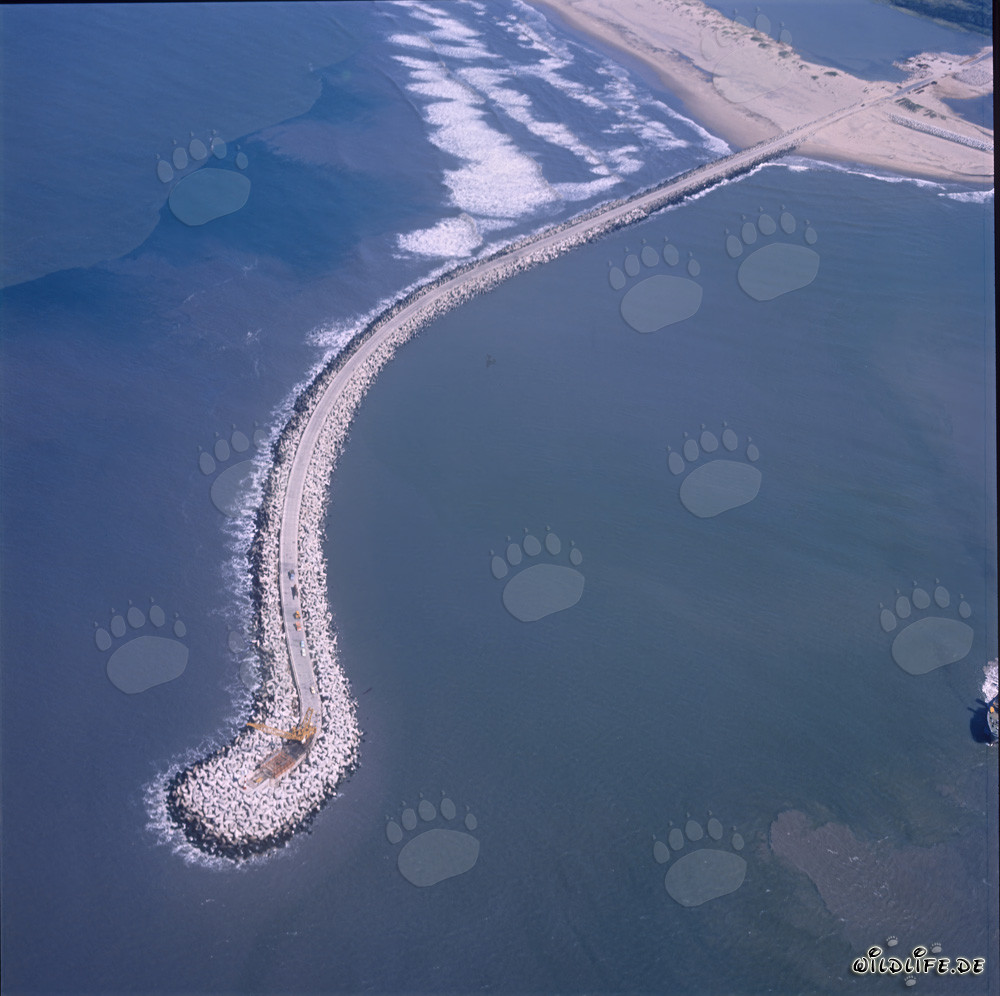 Wellenbrecher in Richards Bay, Natal, Südafrika