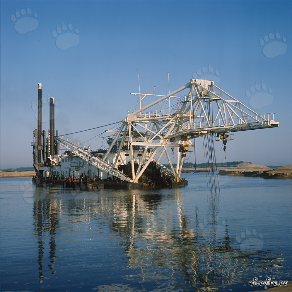 Excavadora de succión con cabezal de corte Beverwijk 31 en el puerto de Richards Bay, Sudáfrica