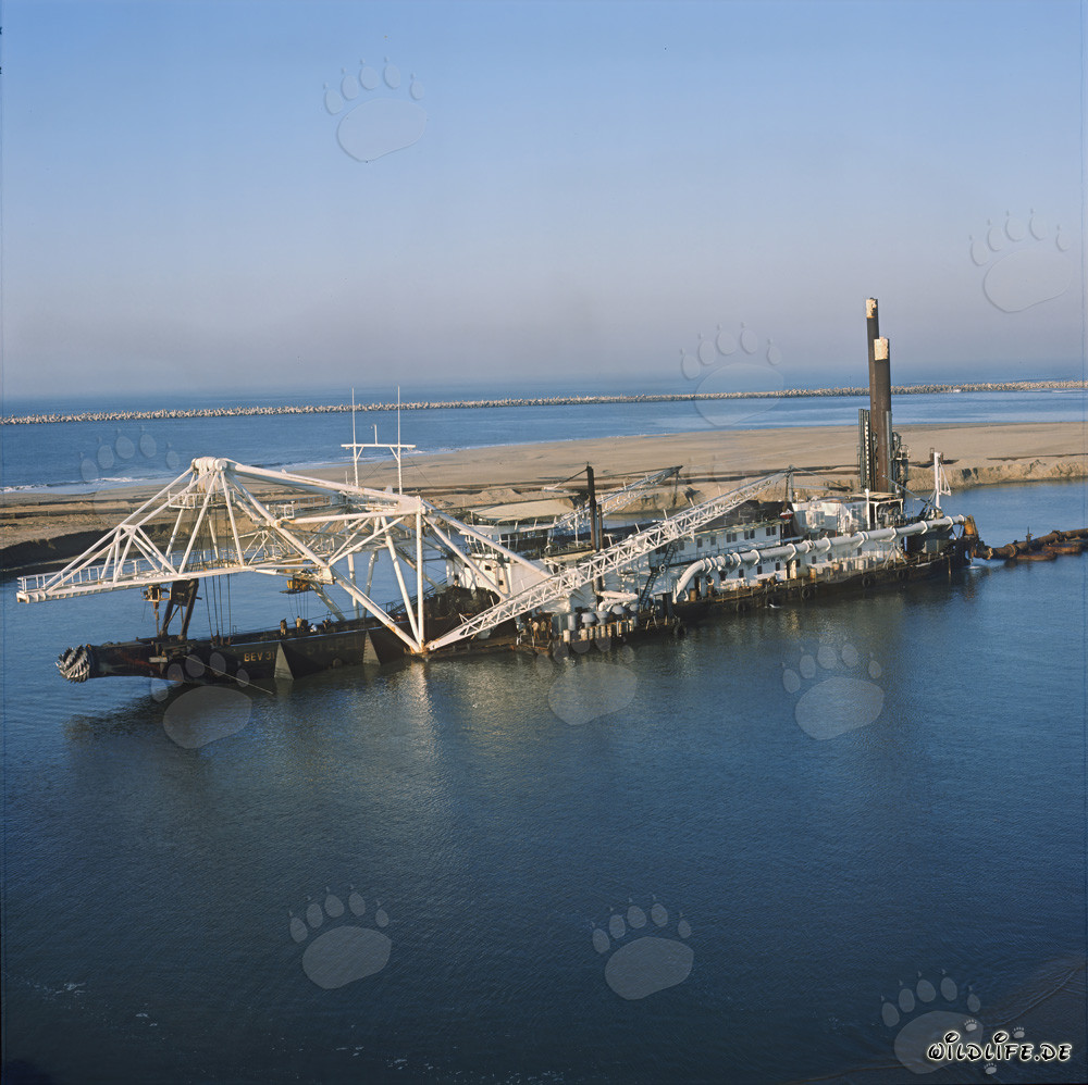 Draga succión con cabezal de corte Beverwijk 31 en el puerto de Richards Bay, Natal, Sudáfrica