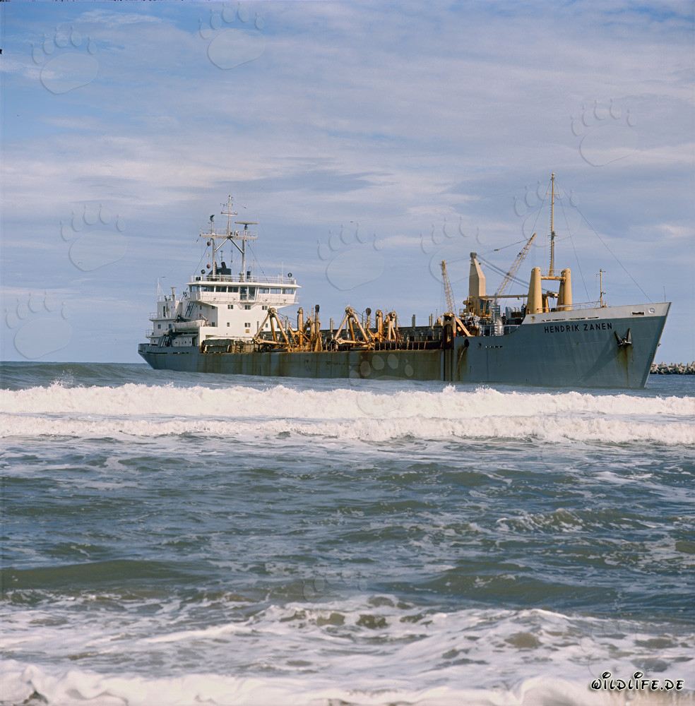 Draga de tolva HENDRIK ZANEN en el puerto de Richards Bay, Sudáfrica