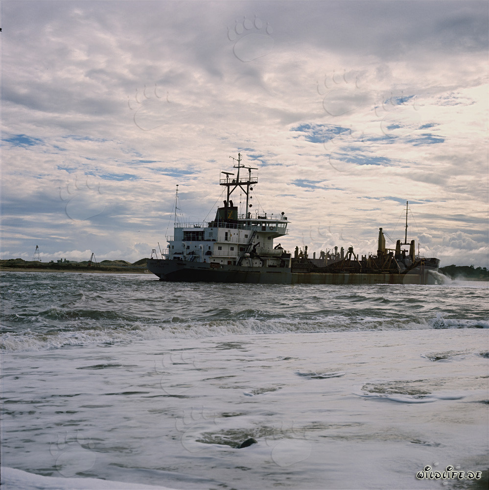Trailing Suction Hopper Dredger HENDRIK ZANEN in Richards Bay Harbour, South Africa