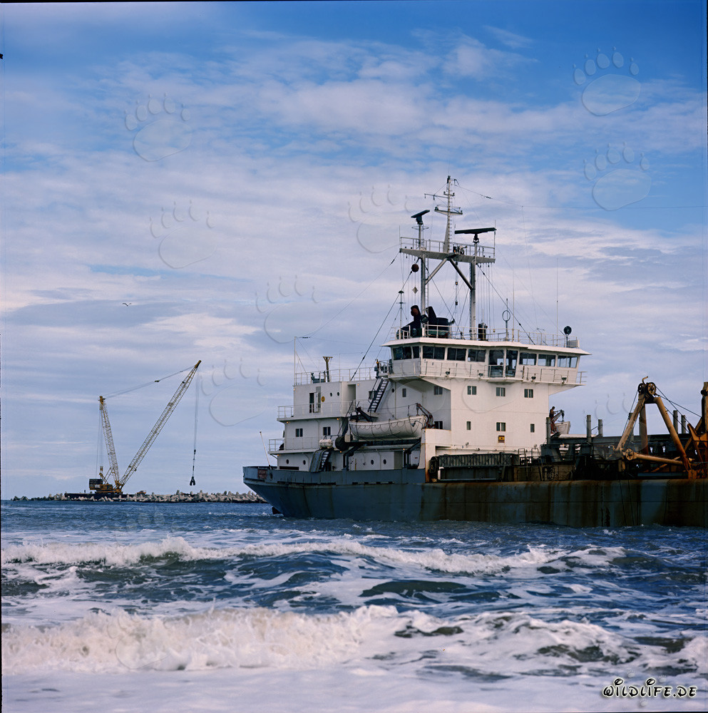 Dragueur à benne HENDRIK ZANEN en action dans le port de Richards Bay, Afrique du Sud