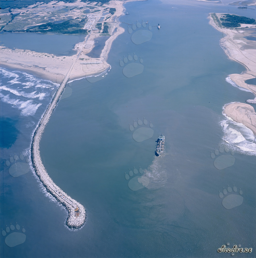 Rompeolas del Sur de Richards Bay - Protección contra las poderosas olas de resaca