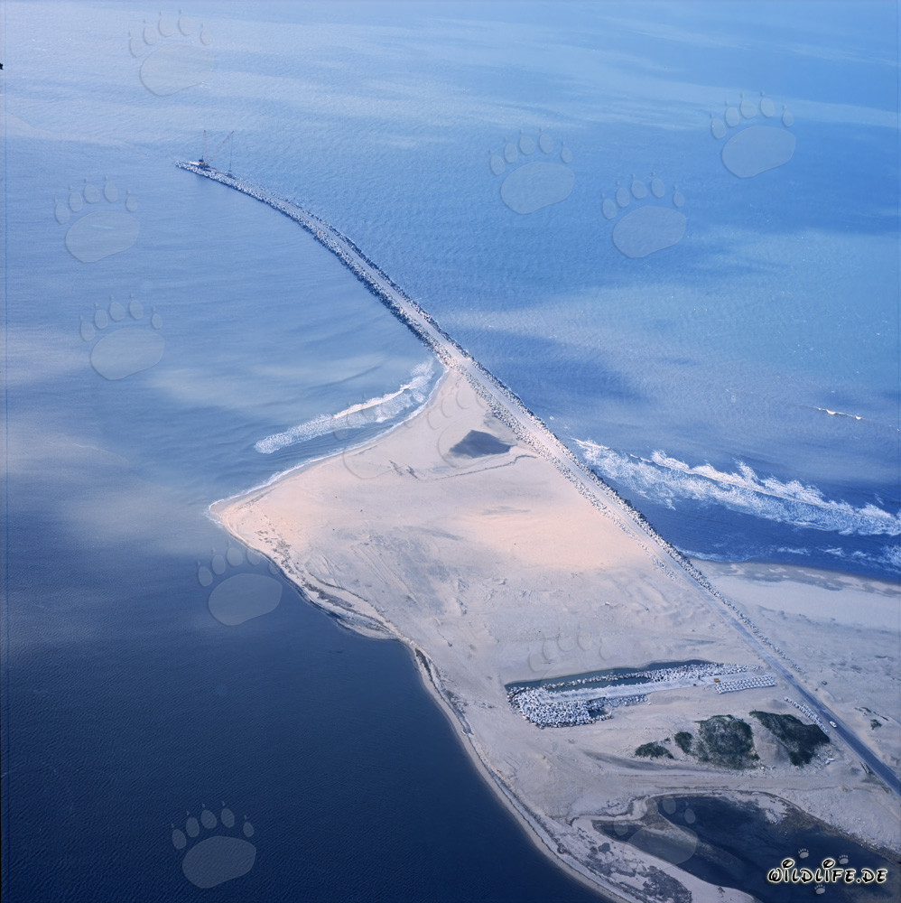 South Breakwater Richards Bay, Protection against the enormous swell waves on the East Coast of South Africa