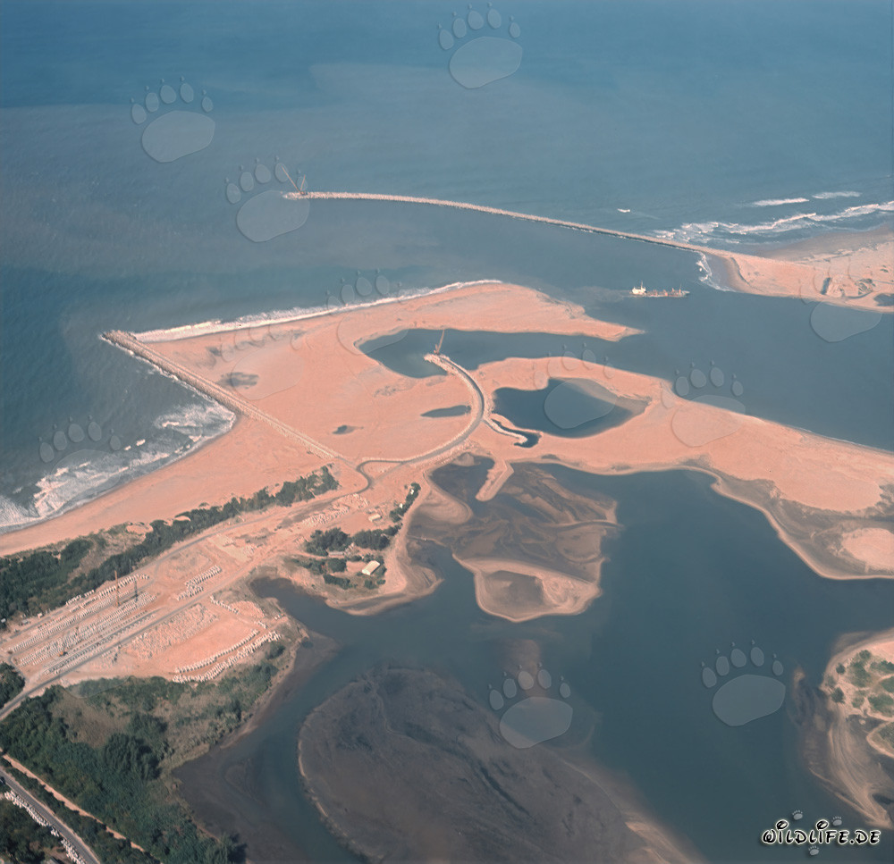 Vista aérea de la expansión del puerto de Richards Bay, Sudáfrica