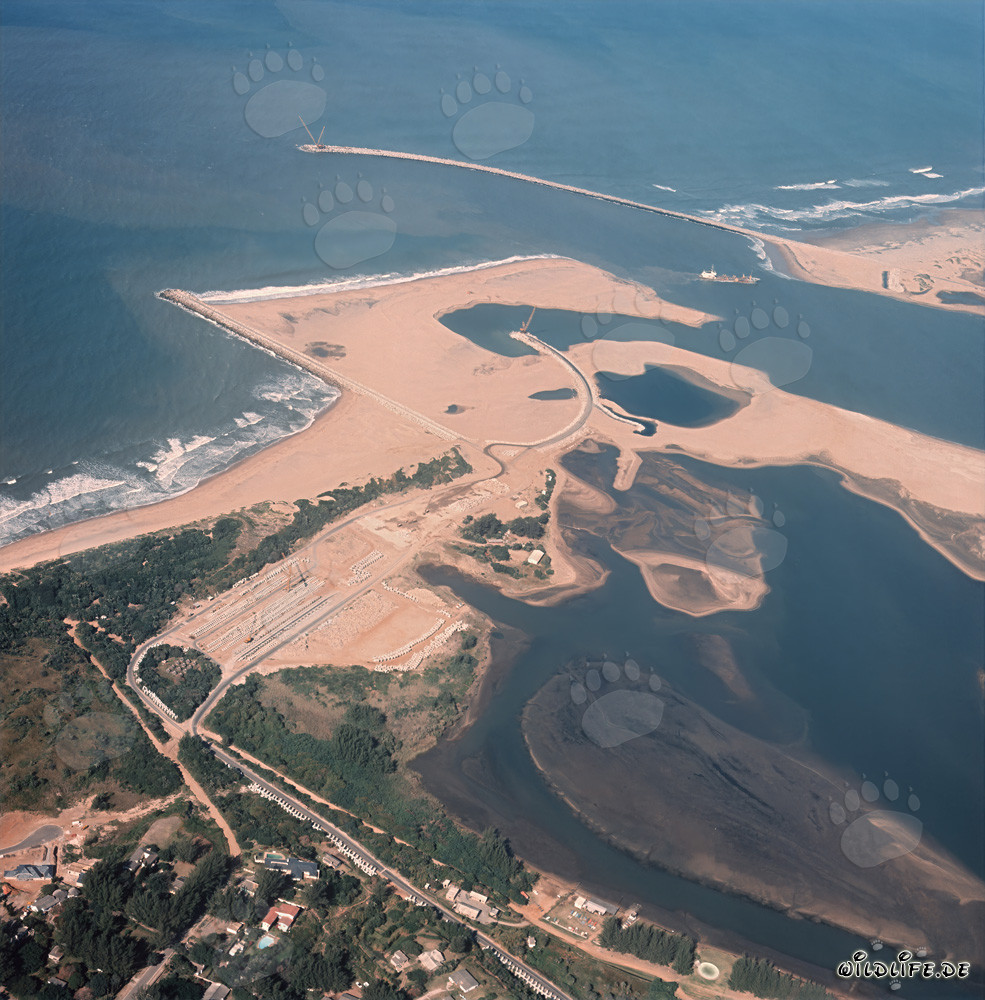 Vista aérea de la ampliación del puerto de Richards Bay en Sudáfrica