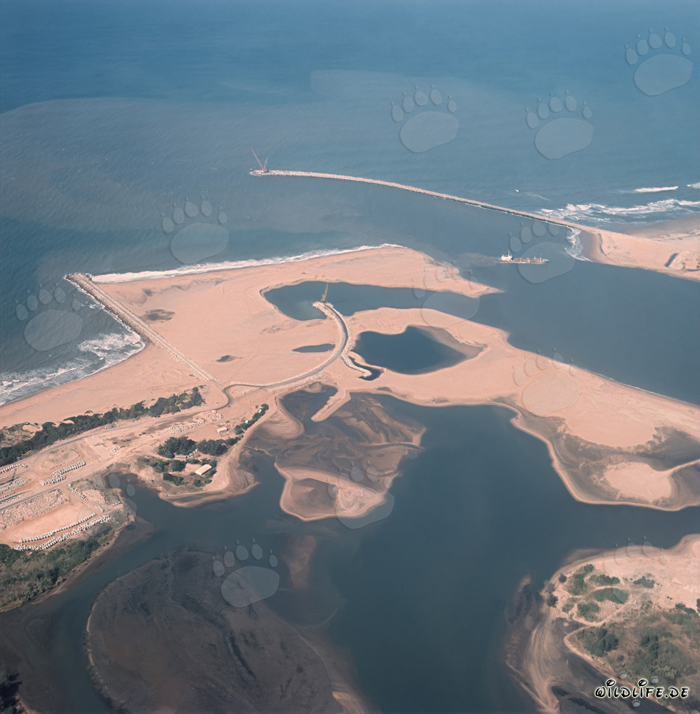 Vista aérea de la expansión del puerto de Richards Bay, Sudáfrica