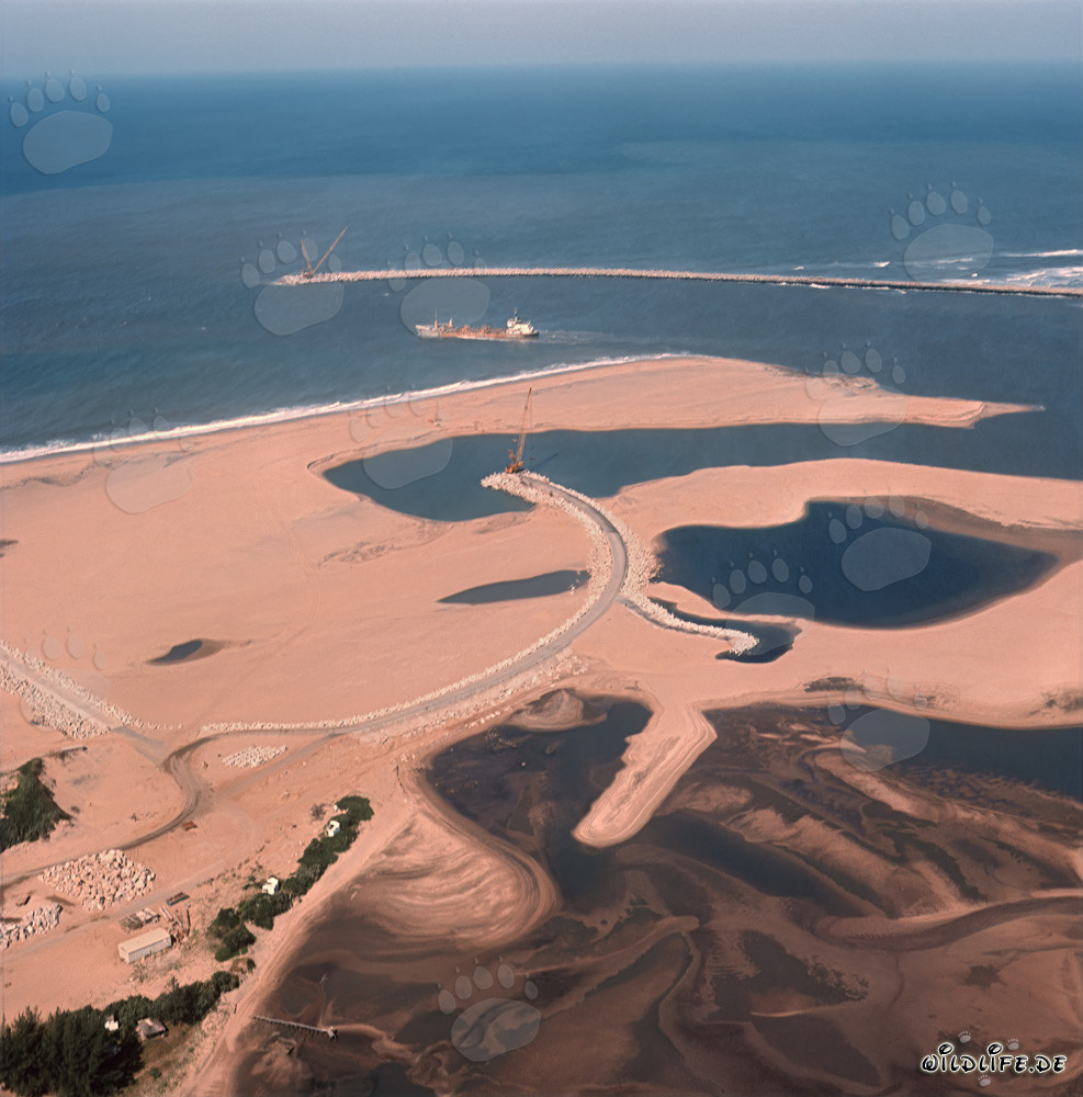 Luftaufnahme des Hafenausbaus in Richards Bay, Natal, Südafrika