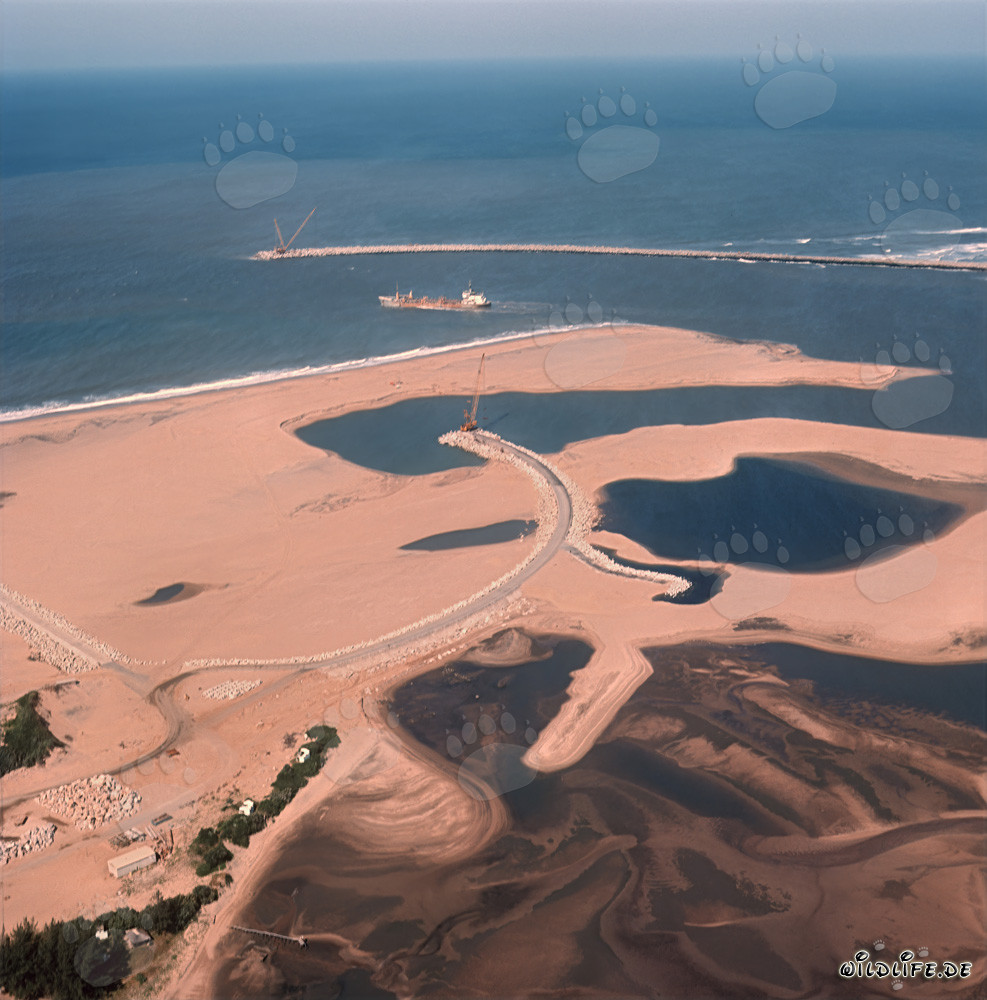 Vista aérea de la ampliación del puerto de Richards Bay, Natal, Sudáfrica