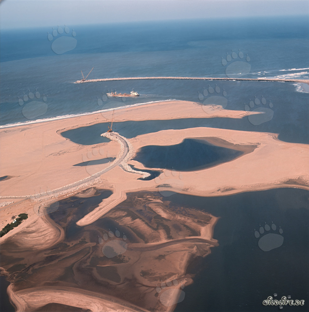 Foto aérea de la expansión del puerto de Richards Bay, Natal, Sudáfrica